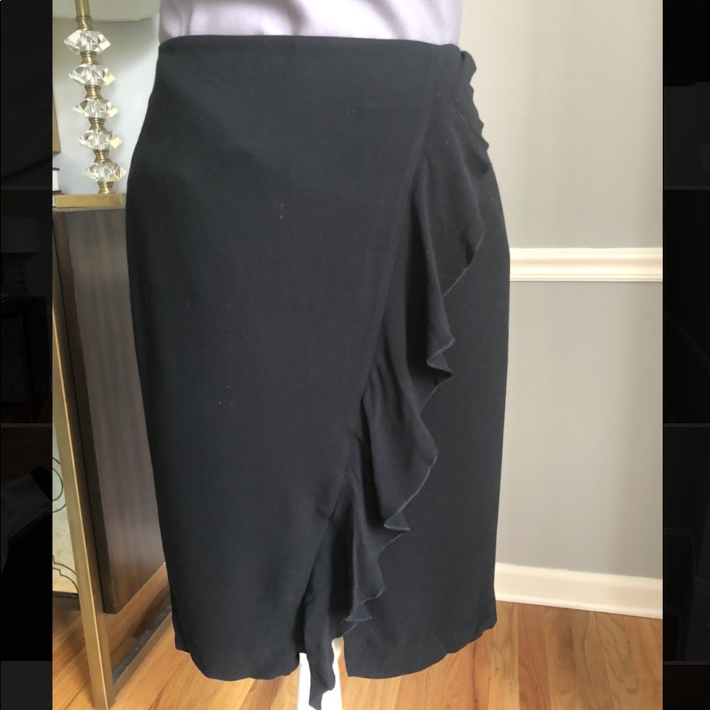 🌟 4/$20! Banana Republic black ruffle skirt